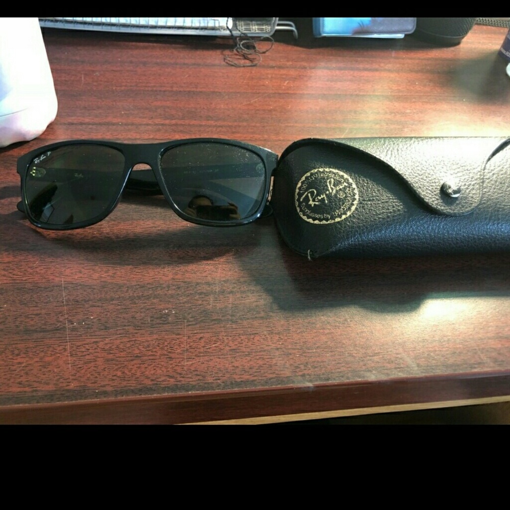 Ray polarized sunglasses great condition with case